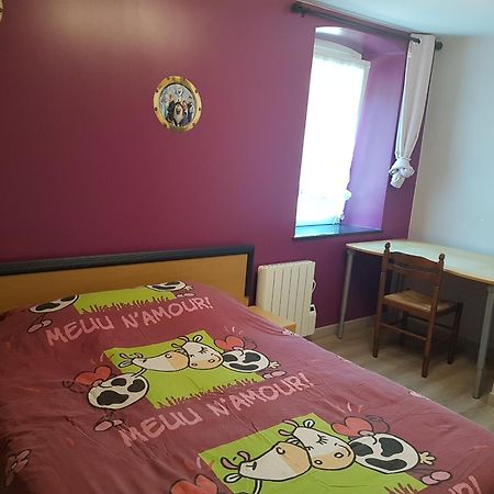 Chambre Rose A La Campagne Bachant Extérieur photo