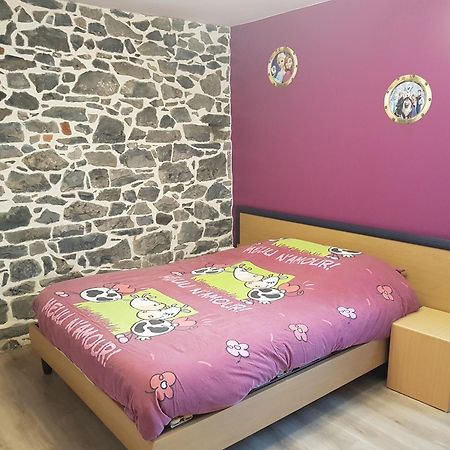 Chambre Rose A La Campagne Bachant Extérieur photo
